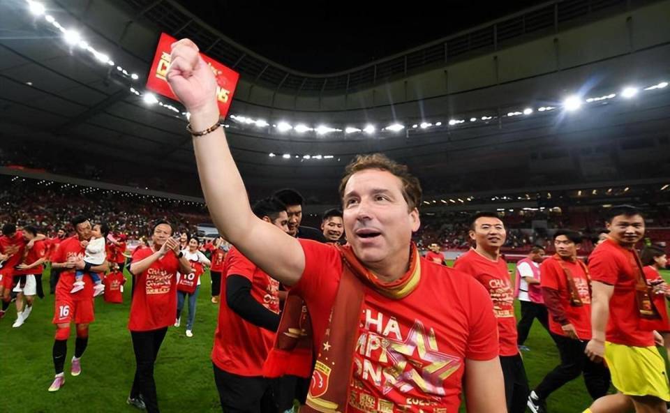 上海海港发布备战花絮，冲刺阶段门线救险，西甲任务艰巨，资深球员宣示担当(金门岛现在还有大量驻军没)