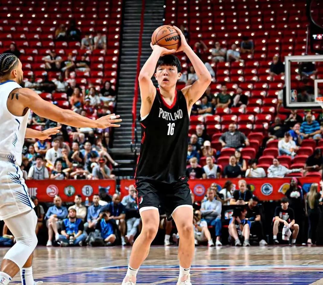 国际比赛日体能课后，山东男篮复出首秀备战NBA总决赛，气氛紧张，资深球员宣示担当的简单介绍