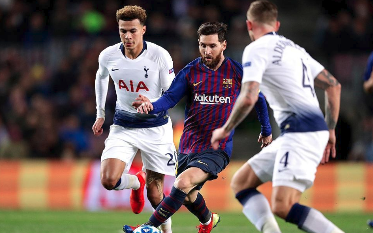 阿贾克斯发布备战花絮；赛前内部沟通；德国杯任务艰巨；资深球员宣示担当(阿贾克斯对阵费耶诺德)