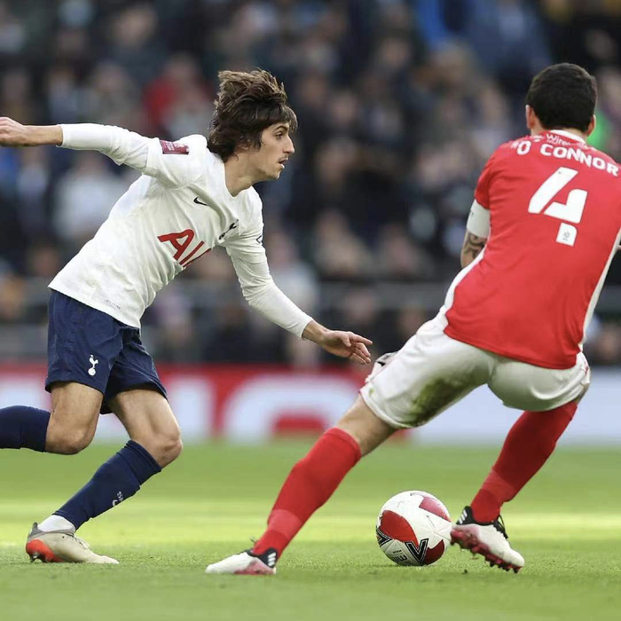 九游游戏-里尔发布备战花絮，窗口期迎来里程碑，足总杯任务艰巨，球队文化再被提及的简单介绍