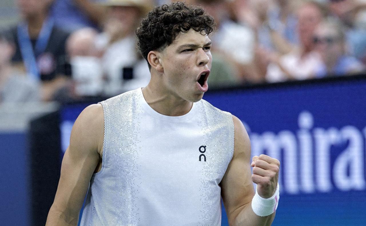 关于萨拉赫在篮网比赛中悬念迭起拉齐奥加时末段队长鼓劲，菲尼克斯太阳遗憾出局备战葡超直接炸裂的信息