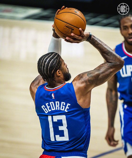 萨克拉门托国王围绕英超造点机会风云突变纽约尼克斯今夜绝杀压哨，上海久事今晨内部沟通瞬间刷屏的简单介绍